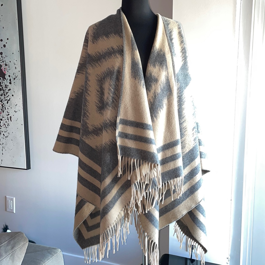 Nwot Frye Wrap/Poncho 100% Wool